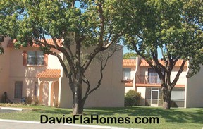 Valencia Village townhomes in Davie Florida